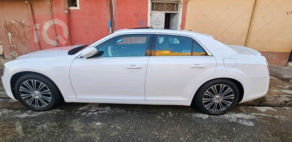 کرایسلەر 300